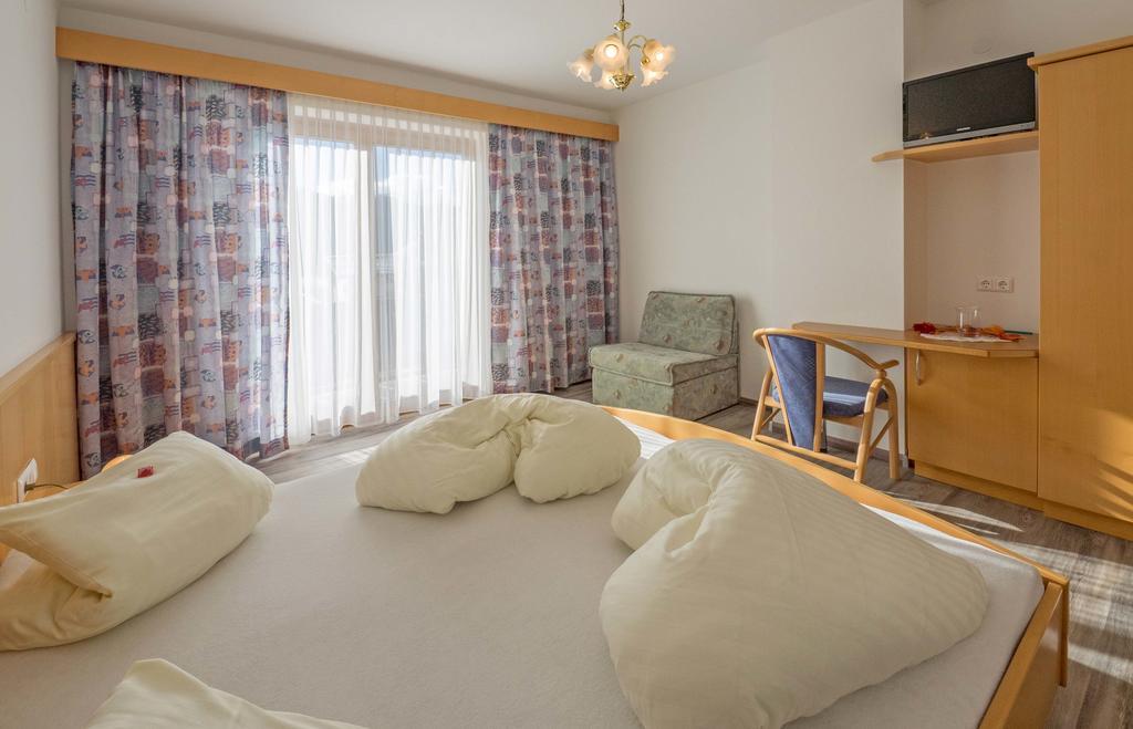 Haus Schluder - Familie Stanitzer Hotel Weissensee Phòng bức ảnh