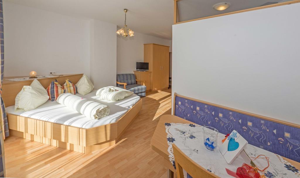 Haus Schluder - Familie Stanitzer Hotel Weissensee Phòng bức ảnh